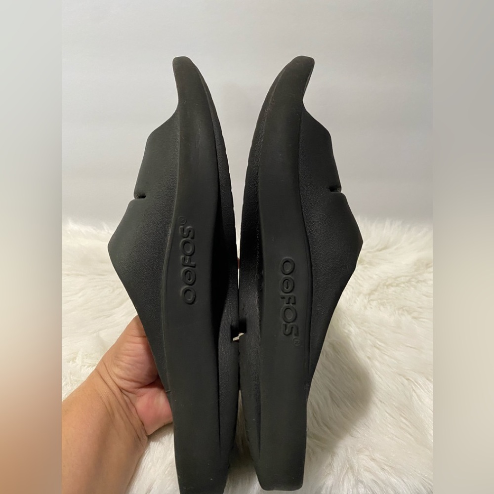 OOFOS Sandals - Picture 5 of 6